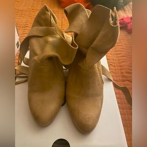 Size 7 Wrap Around Free People Boots